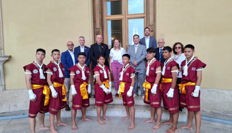 Sport e solidarietà con la boxe thailandese: a Verona l'Amazing Muaythai World Festival 2025.