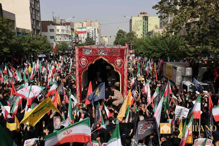 Funerali di Stato a Teheran dei “martiri” uccisi durante la guerra con Israele