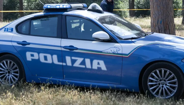 Il giallo di Villa Pamphili: madre e figlia trovate morte nel parco, si cerca un uomo.