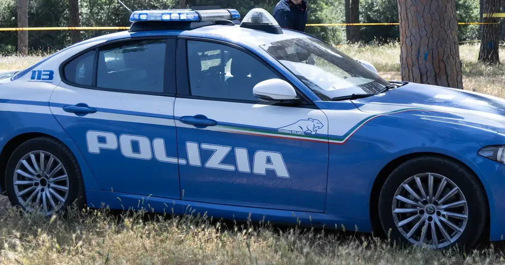 Il giallo di Villa Pamphili: madre e figlia trovate morte nel parco, si cerca un uomo.