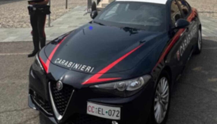 Bravata notturna a Porto Mantovano: ragazzini danneggiano sei auto in sosta