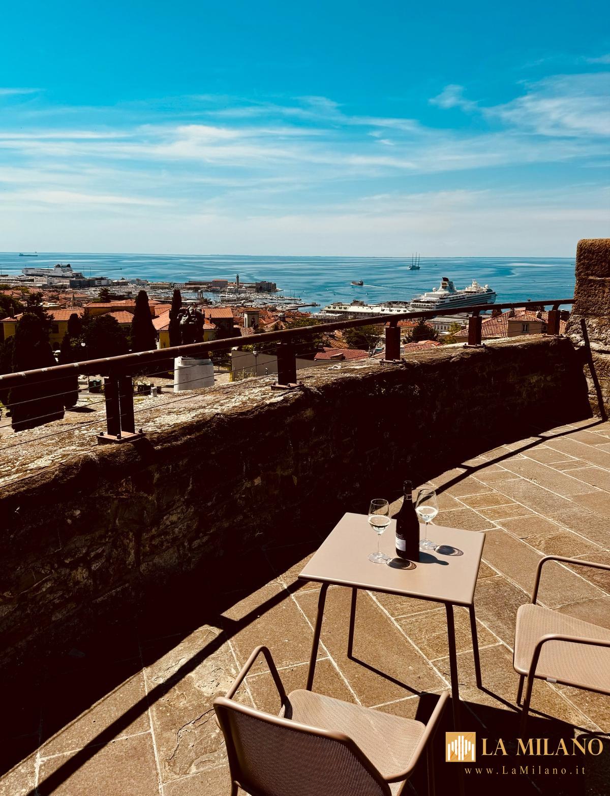 Tramonti, storia e musica: l’estate magica del Bar Bastione al Castello di San Giusto a Trieste