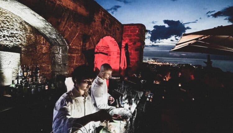 Tramonti, storia e musica: l’estate magica del Bar Bastione al Castello di San Giusto a Trieste