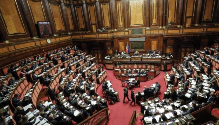 Dl Sicurezza, oggi il voto finale al Senato: proteste delle opposizioni, il governo pone la fiducia.