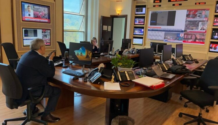 Crisi Israele-Iran, Tajani lancia l’allarme dalla Farnesina: “No a un’escalation, serve la diplomazia”. Meloni convoca l’intelligence.