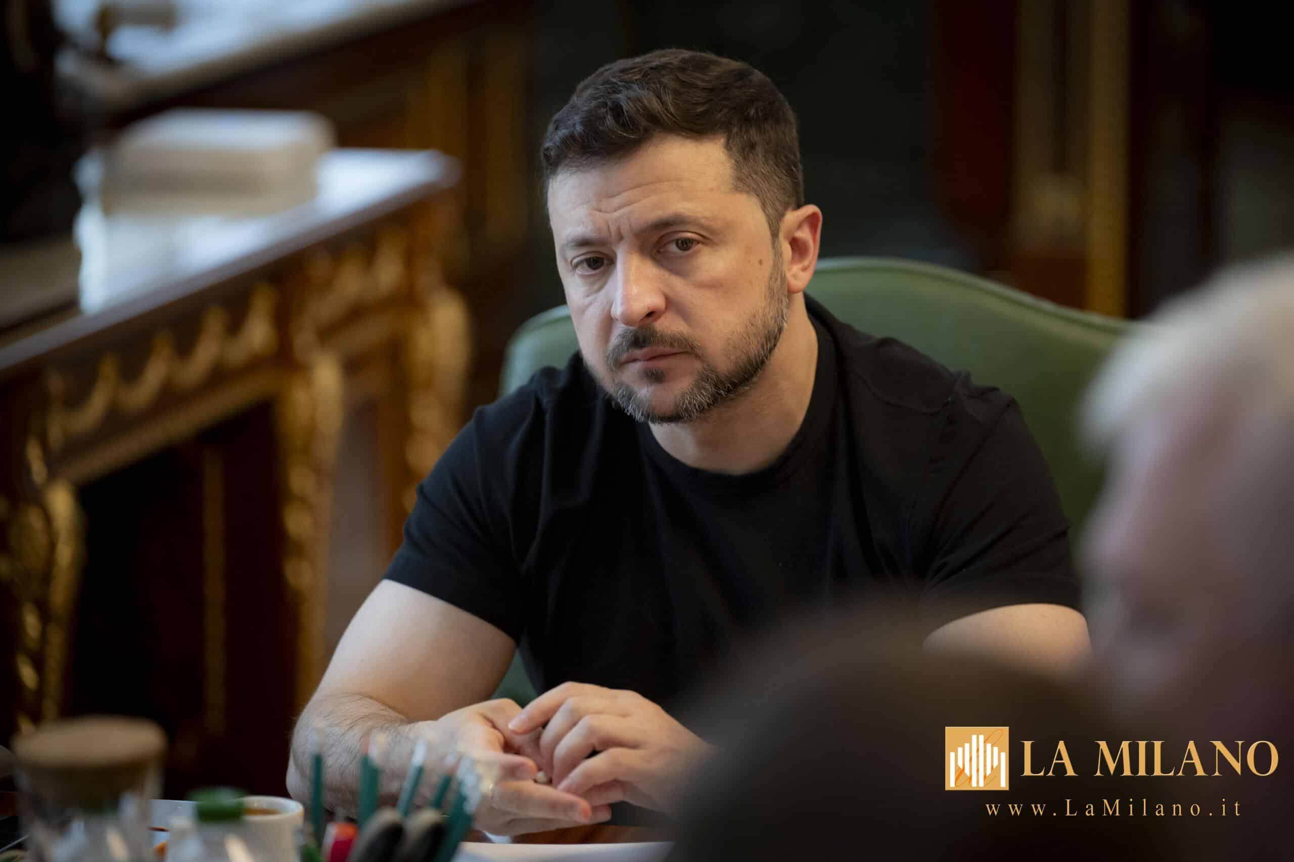 Zelensky accusa: “Chi temporeggia è complice di Putin”. Trump minimizza, Mosca rilancia.