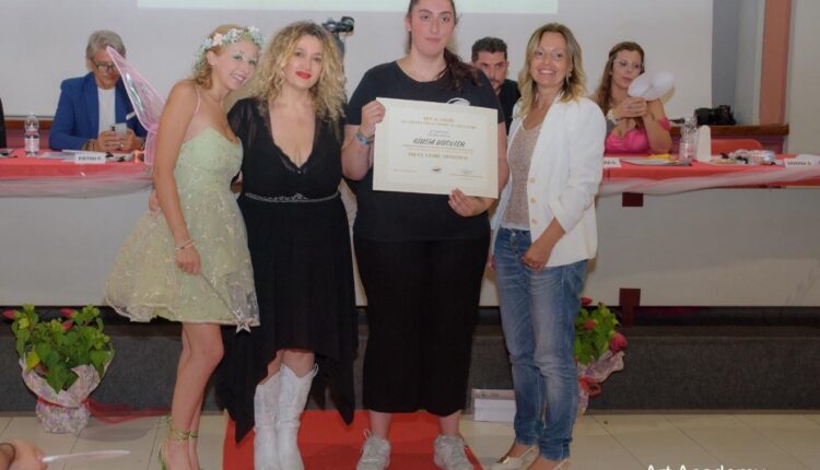 Art Academy Show: lo splendido spettacolo con esame finale per l'Accademia ART ACADEMY di Novara