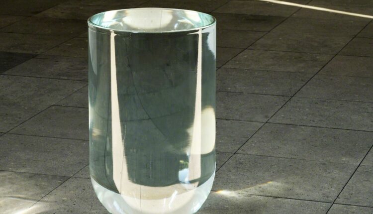 Milano celebra Remo Salvadori: mostra diffusa tra Palazzo Reale, Museo del Novecento e San Gottardo