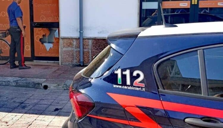 Lecce, 3 arresti in poche ore: Carabinieri sventano due aggressioni ed un furto