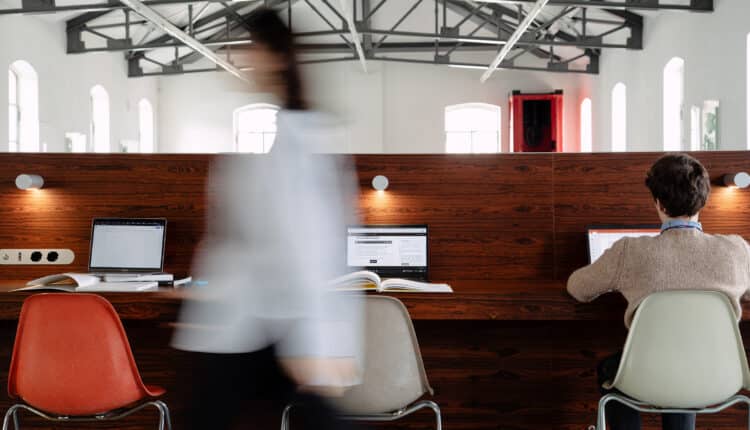 Greta Beluffi vince il Premio di Laurea Fondazione Prada 2025 con una tesi su Eva Sørensen