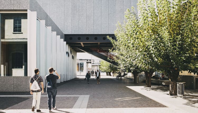 Greta Beluffi vince il Premio di Laurea Fondazione Prada 2025 con una tesi su Eva Sørensen