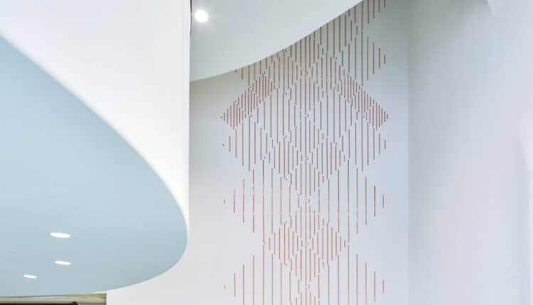 Milano celebra Remo Salvadori: mostra diffusa tra Palazzo Reale, Museo del Novecento e San Gottardo