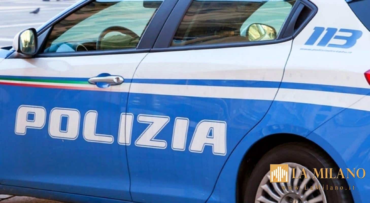 Dopo due giorni incontra uno degli aggressori che l’aveva rapinato: scatta il fermo della Polizia di Stato