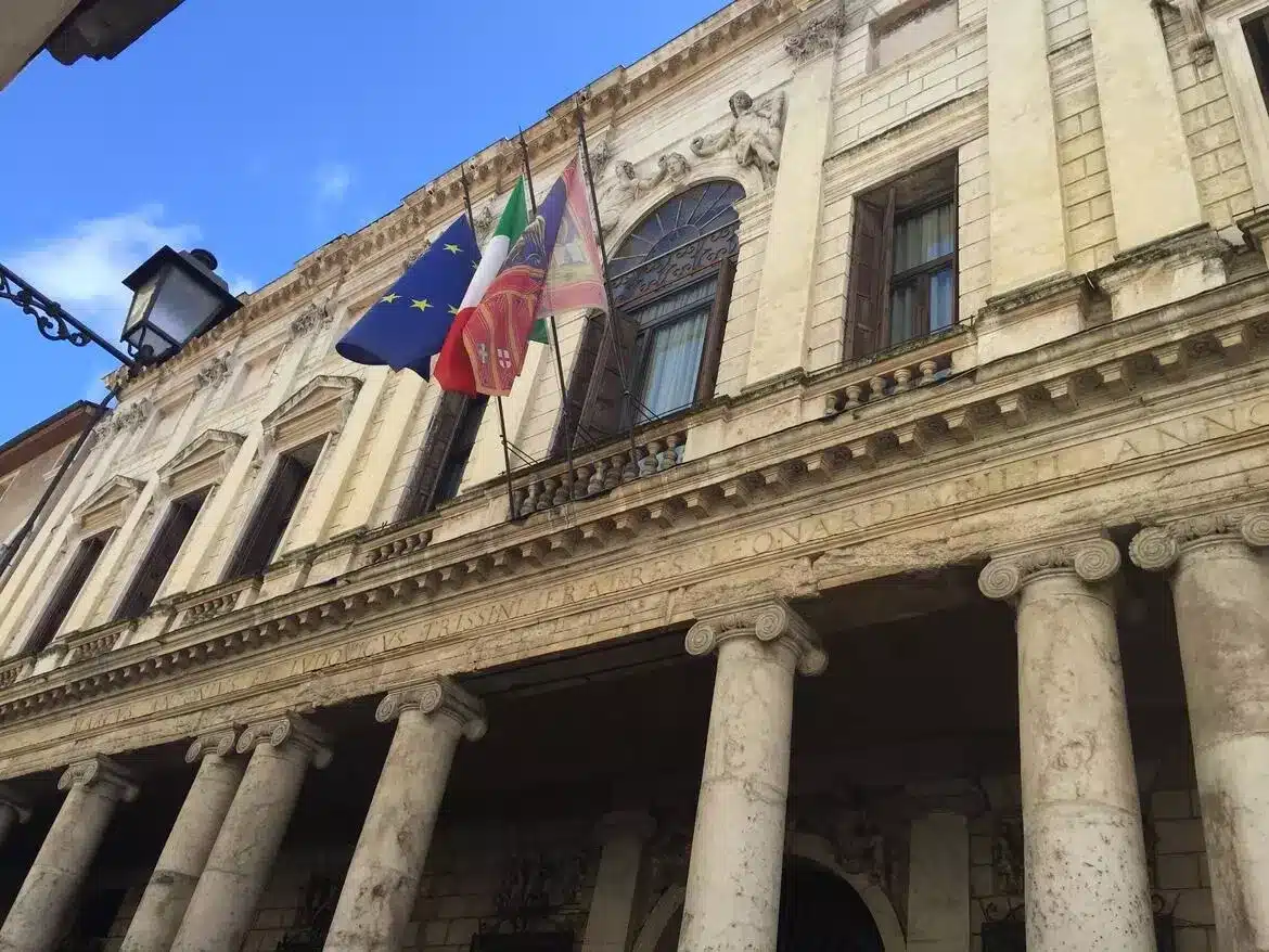 Vicenza, espulso pluripregiudicato per furti e spaccio