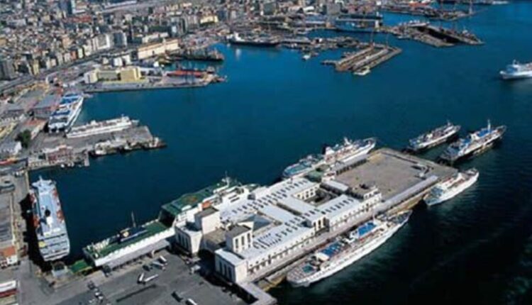 Anacapri, minaccia con un coltello il personale del traghetto per un ritardo: Denunciato 63enne