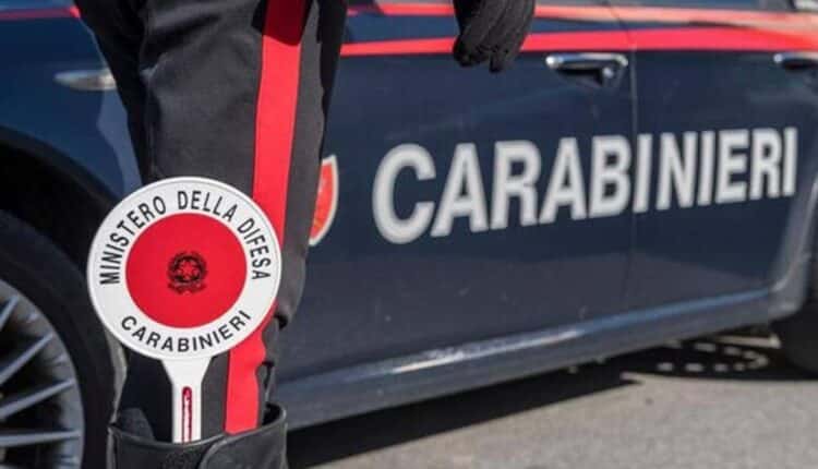 Ravenna, pregiudicato evaso aggredisce i Carabinieri con coltello e siringa: Arrestato