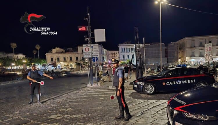 Ortigia: controlli serrati dei Carabinieri nel sabato sera.