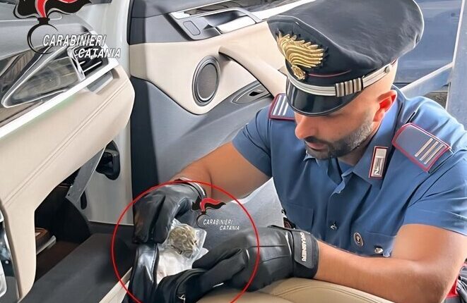 Catania, fermato in auto con droga e contanti: Arrestato 35enne per spaccio