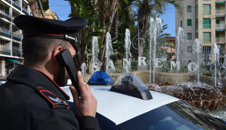 Sanremo: inscena una lite e gli strappa la collanina dal collo, straniero arrestato per rapina.