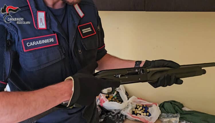 Reggio Calabria: armi e droga nei quartieri Arghillà e Rione Marconi, nuovo blitz dei Carabinieri