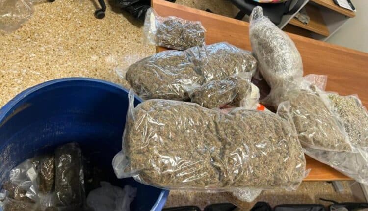 Scoperta a Racale una stanza segreta con 78 kg di droga: 3 arresti