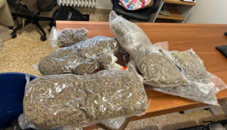 Scoperta a Racale una stanza segreta con 78 kg di droga: 3 arresti