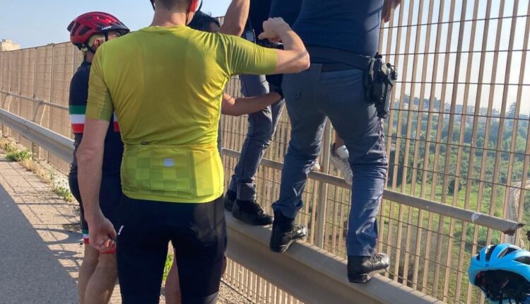 Otranto, tenta il suicidio dal viadotto Idro: salvato dalla Polizia dopo una lunga trattativa