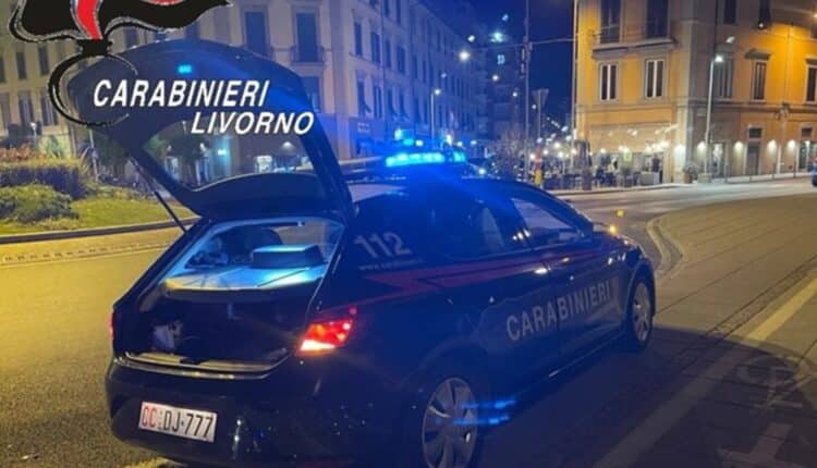 Livorno, tre denunce in due giorni: fughe, alcol e resistenza