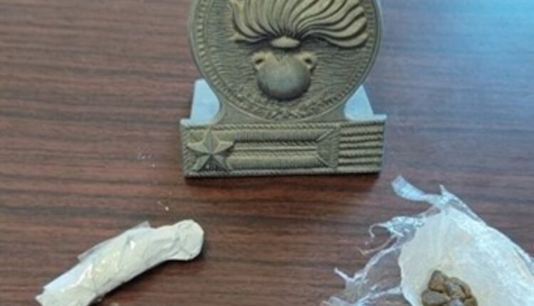 Cecina, arrestato 22enne per spaccio e denunciato un suo complice 32enne