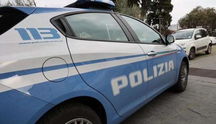 Cassino, maltratta la moglie e tenta di bloccarla mentre va a denunciarlo: scatta il braccialetto elettronico