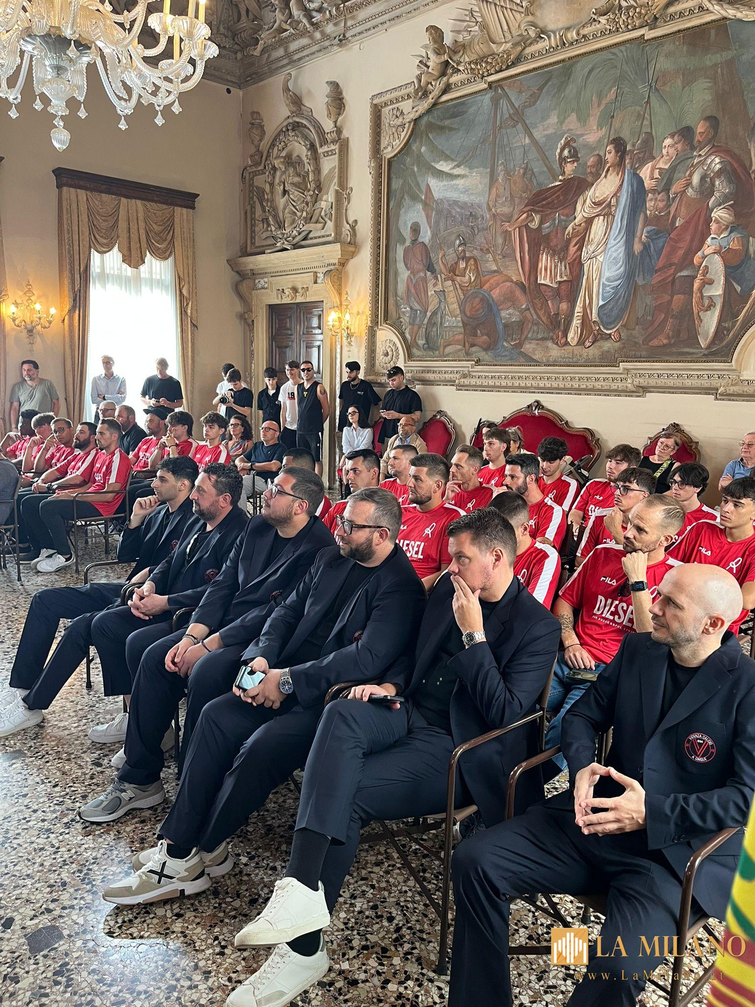 Nasce il Vicenza Calcio a Cinque: a Palazzo Trissino la presentazione della nuova società gemellata con il L.R. Vicenza.