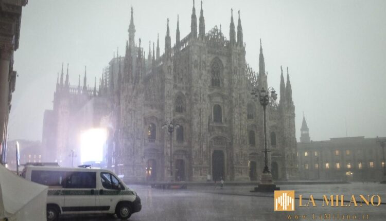 Maltempo al Nord: donna muore travolta da un albero nel Milanese. Due feriti. Caldo estremo al Sud