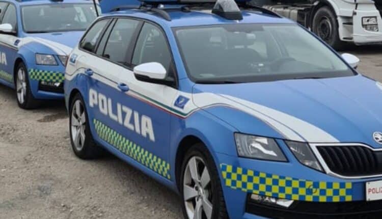 Mantova, marijuana nascosta in una scatola di caramelle: fermato autotrasportatore sulla SS12