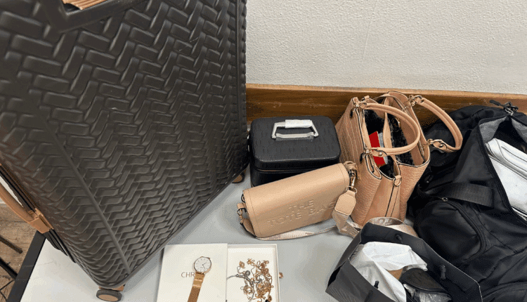 Roma, rubano dai bagagliai dei turisti con punte da trapano: arrestati dopo inseguimento