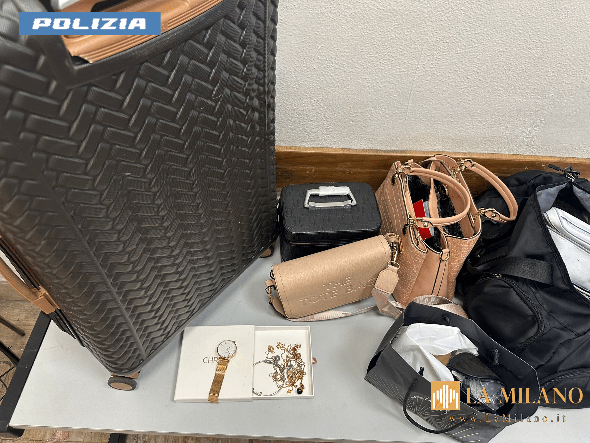 Roma, rubano dai bagagliai dei turisti con punte da trapano: arrestati dopo inseguimento