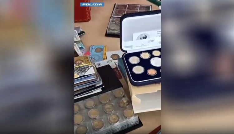 Roma, ruba incassi e gioielli alla titolare per acquistare orologi di lusso e monete antiche