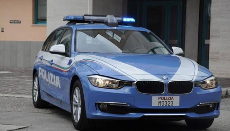 Bardonecchia, esonda il Rio Frejus: agenti salvano automobilista e anziano
