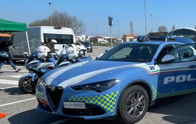 Autista con documenti falsi bloccato dalla Polizia Stradale sulla statale 12 a Ostiglia