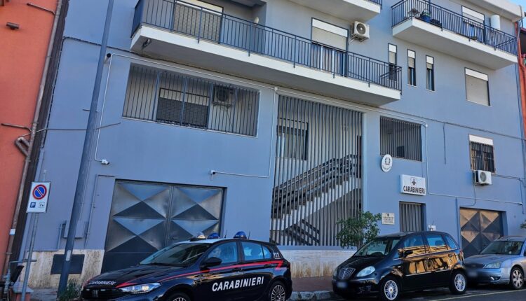 Trabia: attimi di paura alla stazione, uomo si lancia sui binari, salvato dai Carabinieri.