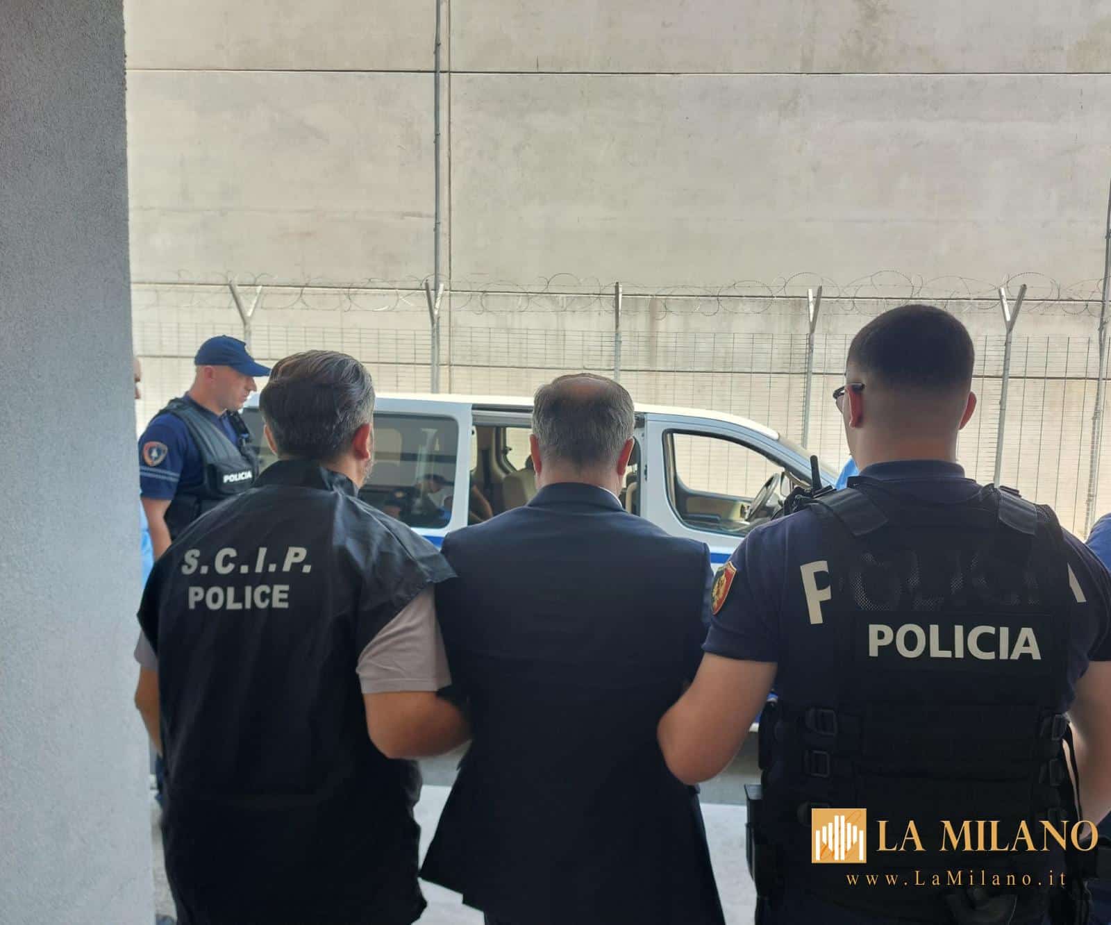 Fiumicino, estradato in Italia per scontare 25 anni: Arrestato latitante ricercato da oltre 20 anni