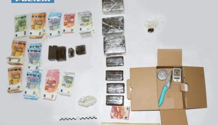 Pescara, sorpresi con 2 kg di hashish e 7.000 euro: Arrestati un 38enne e due minorenni