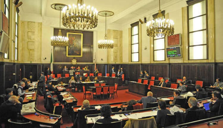 Presenze a Palazzo Marino: record di partecipazione per due consiglieri PD, Comazzi il meno presente con solo il 2% di votazioni