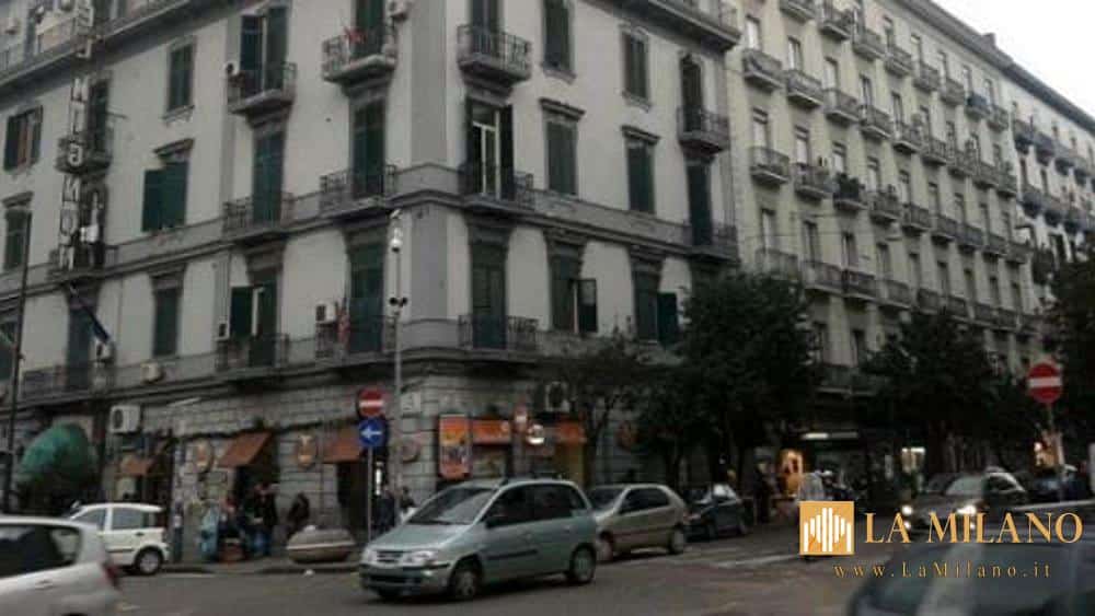 Corso Novara: aggredisce gli agenti con una pedana, arrestato 36enne dalla Polizia di Stato.