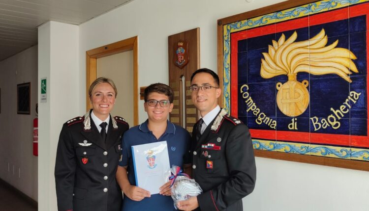 Federico, giovane studente delle medie palermitano, incentra il suo elaborato finale sull’Arma dei Carabinieri