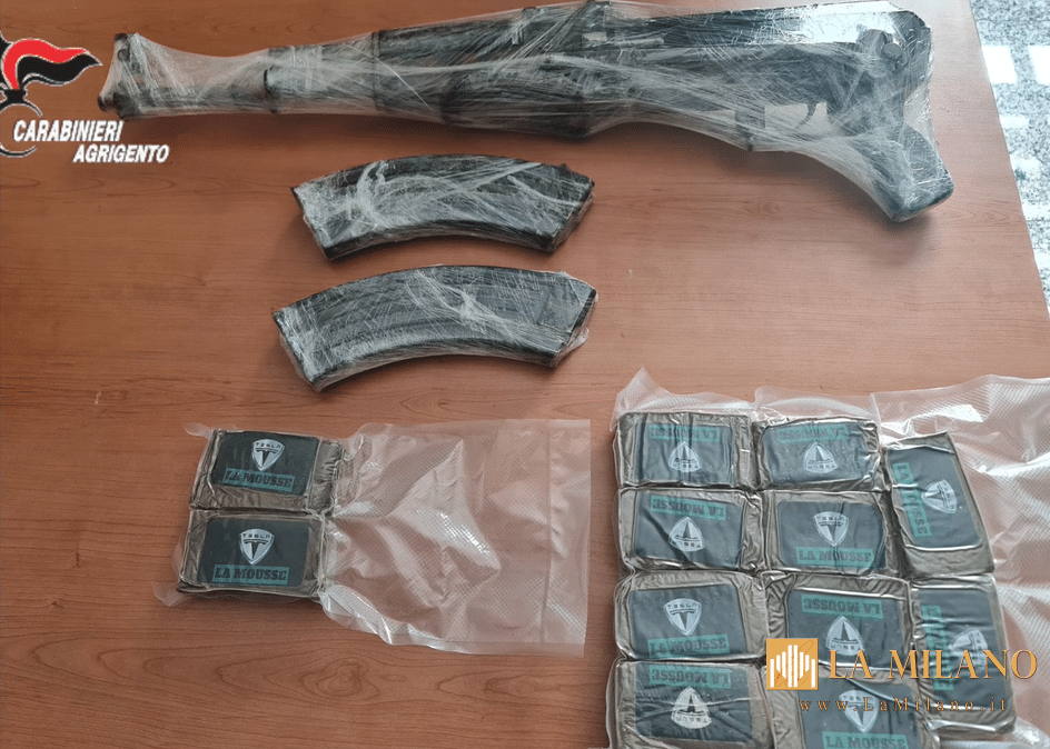 Agrigento: perquisizioni antimafia, trovato kalashnikov, droga e oltre 40mila euro in contanti.