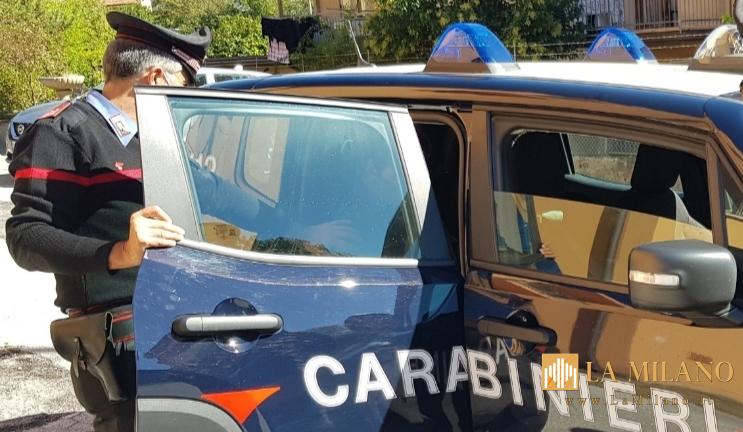 Bacoli: furto d'auto e fuga rocambolesca, due arresti dei Carabinieri.