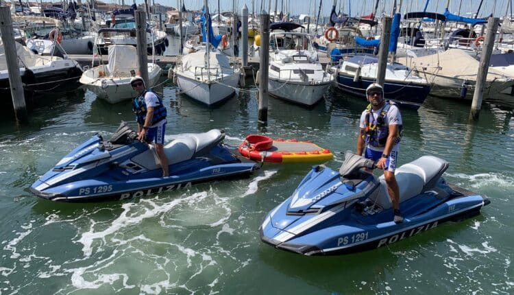 Chioggia, bagnante rischia di annegare: salvato in extremis dalla Polizia di Stato