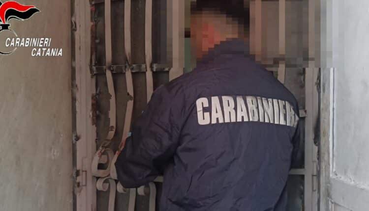 Catania, blitz nel quartiere San Cristoforo: arrestati 2 pusher e sequestrata base di spaccio
