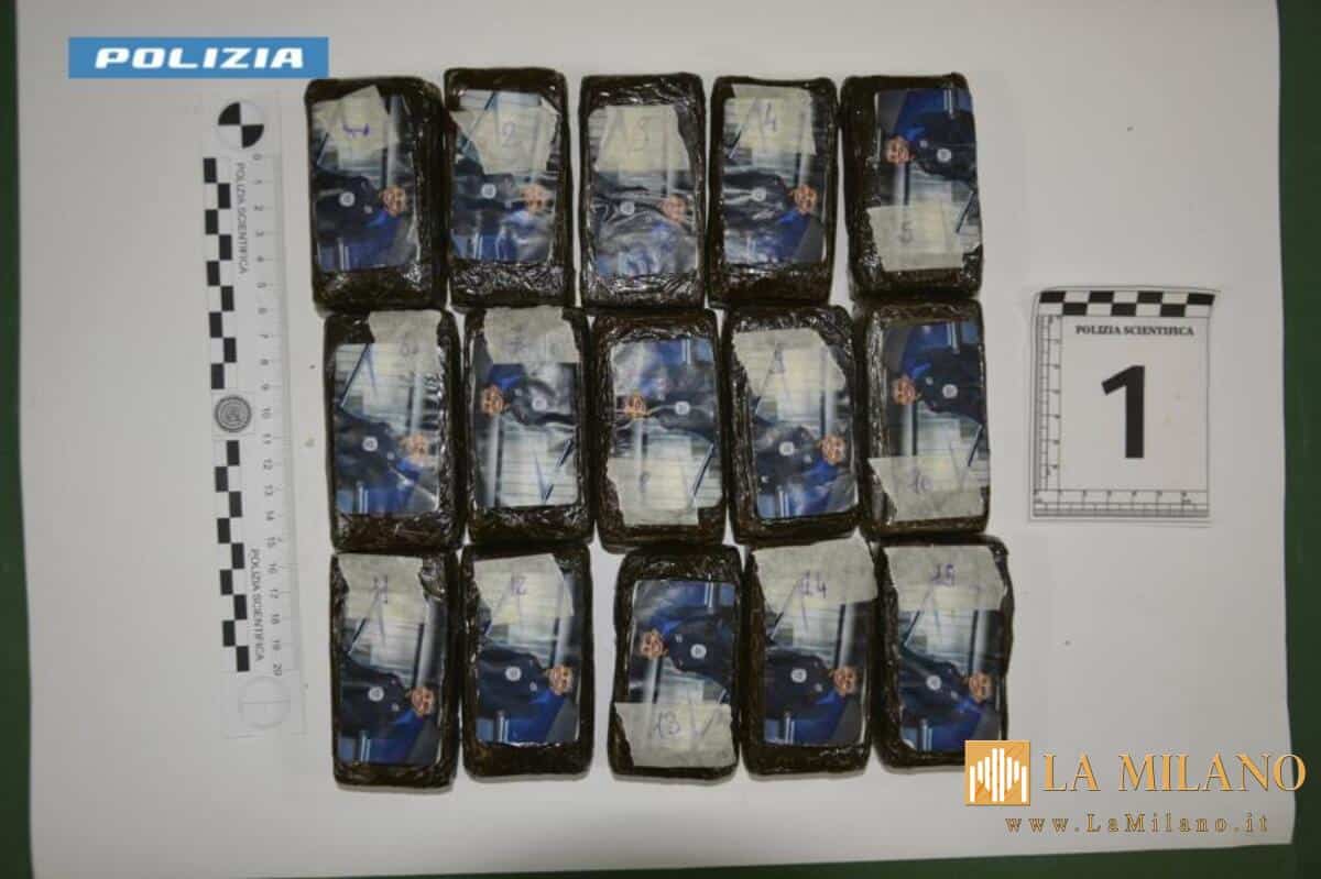 Droga nascosta nel frigo e sotto al gazebo: arrestati padre e figlio a Brindisi