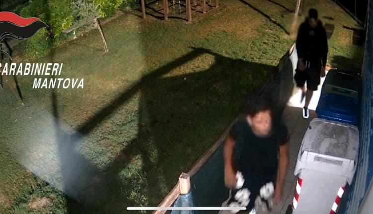 Castellucchio, gruppo di minorenni rubano dalla chiesa degli oggetti liturgici: denunciati per furto aggravato in concorso